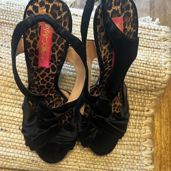 Betsy Johnson Astra Black Satin Stilettos Sz 8.5 - Picture 5 of 7